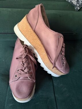 Steve Madden Mauve Platform Lace-Up Sneakers